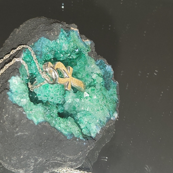 Women's 925 Egyptian Ankh Necklace on 925 20" Twisted Chain. - Picture 4 of 5